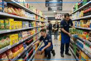 Los empleados de comercio cerraron un nuevo aumento salarial para el último trimestre