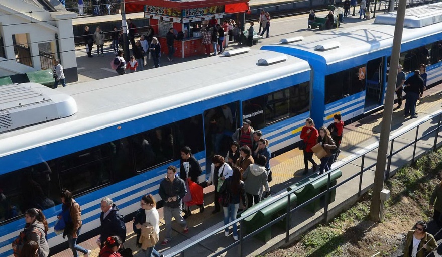 Primera acción de Francos como Jefe de Gabinete: Desactivó el paro de trenes