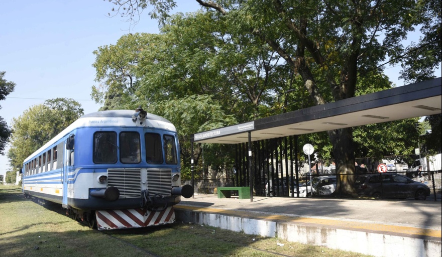 Planifican electrificar el Tren Univesitario de La Plata