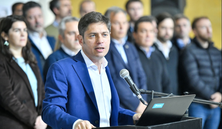 Kicillof reiteró el reclamo por fondos recortados y condenó la “fenomenal estafa electoral” de Milei