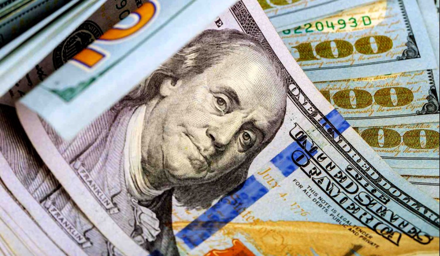 Miceli alertó por la “devaluación implícita” que llevaría el dólar a más de $ 1.200