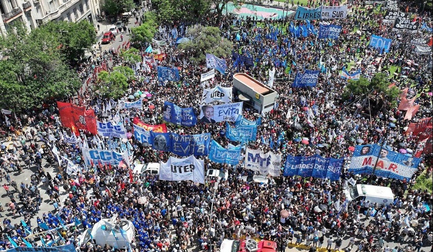 Por decreto, Milei amplía actividades esenciales y restringe el derecho a huelga - ANDigital