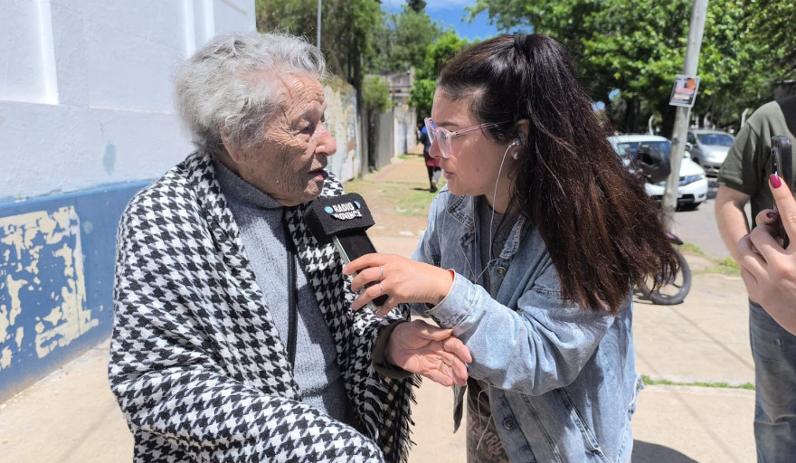 “Le gané a Mirtha”: Amelia la vecina platense de 103 años que fue a votar y emocionó a todos