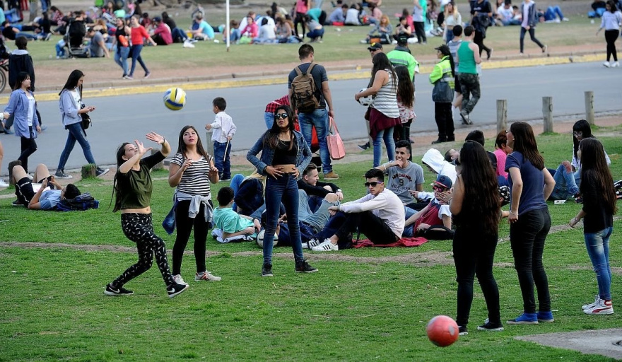 Primavera en Buenos Aires: el SMN anticipa viento fuerte y cielo nublado